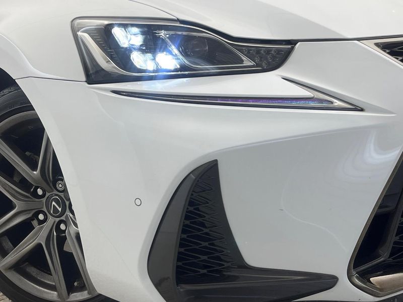 2016 Lexus IS DAA-AVE30 (UW-6aaf4d4a88b4a)[7]