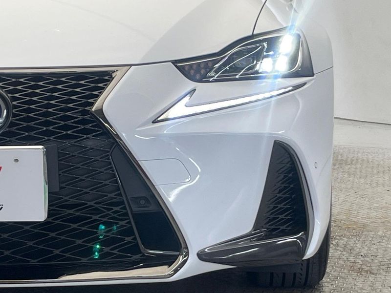 2016 Lexus IS DAA-AVE30 (UW-6aaf4d4a88b4a)[12]