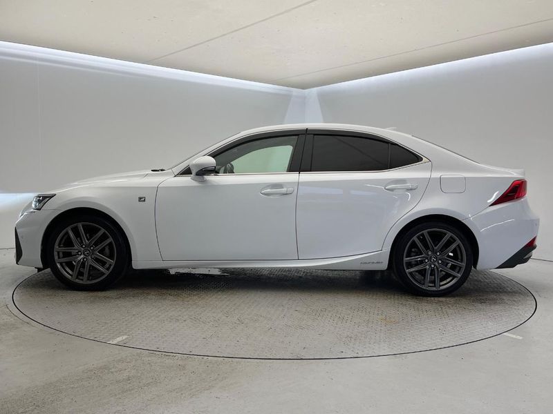 2016 Lexus IS DAA-AVE30 (UW-6aaf4d4a88b4a)[29]