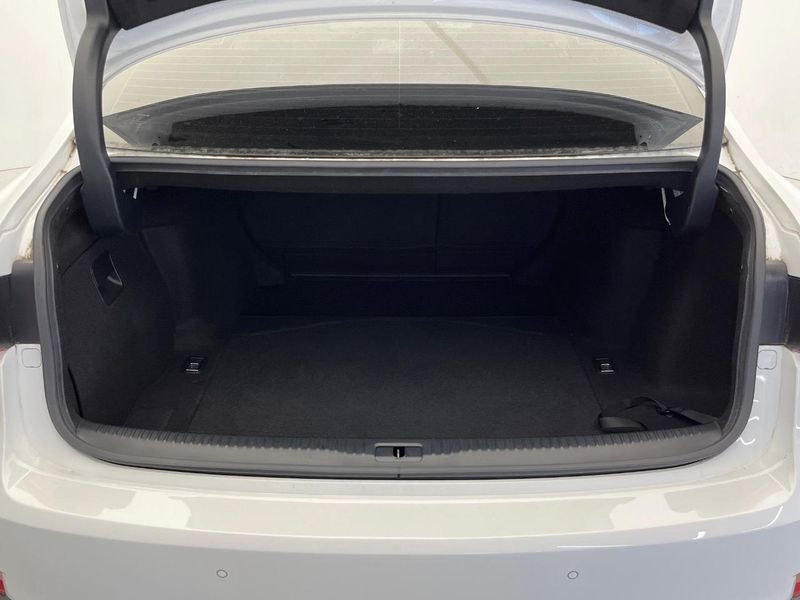 2016 Lexus IS DAA-AVE30 (UW-6aaf4d4a88b4a)[26]