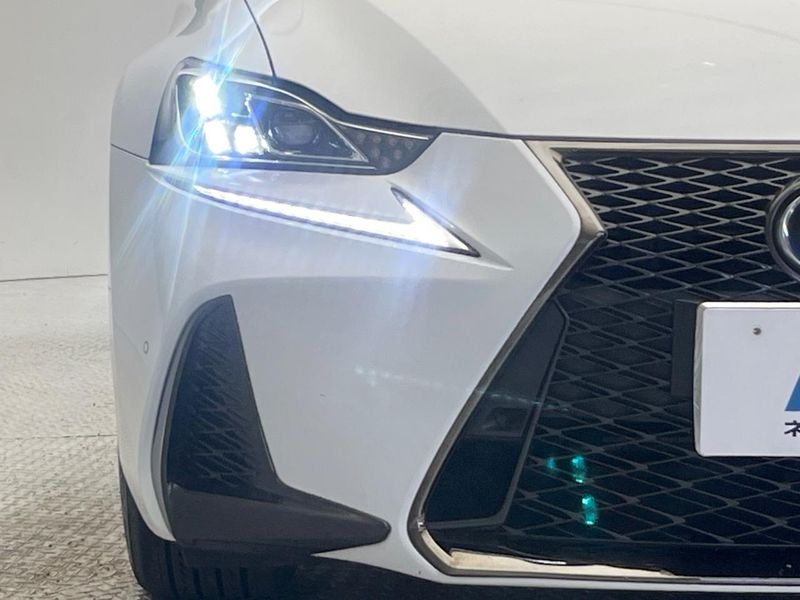 2016 Lexus IS DAA-AVE30 (UW-6aaf4d4a88b4a)[11]