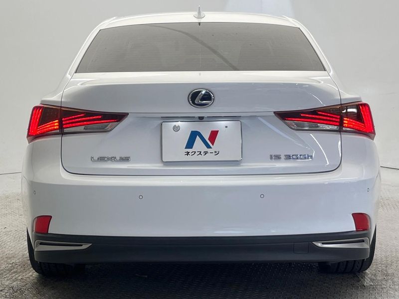 2016 Lexus IS DAA-AVE30 (UW-6aaf4d4a88b4a)[20]