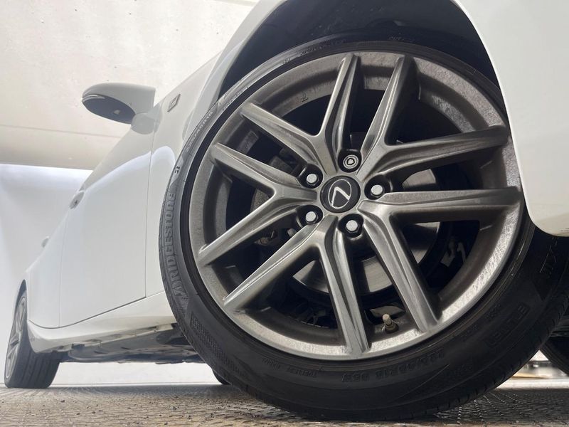 2016 Lexus IS DAA-AVE30 (UW-6aaf4d4a88b4a)[8]