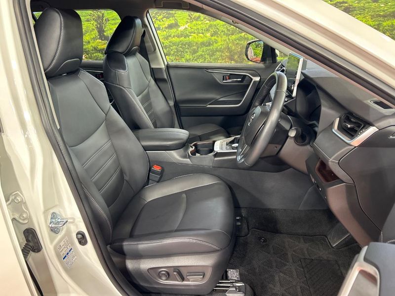 2021 Toyota RAV4 6AA-AXAH54 (UW-6aaf4d559e934)[23]
