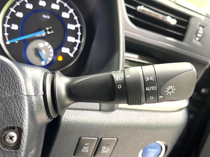 2017 Toyota Vellfire Hybrid DAA-AYH30W (UW-6aaf4d6fc0b6f)[29]