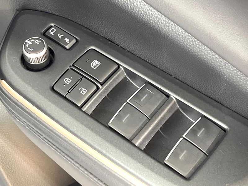 2023 Toyota Crown Crossover 6AA-AZSH35 (UW-6aaf4d7c7e268)[22]