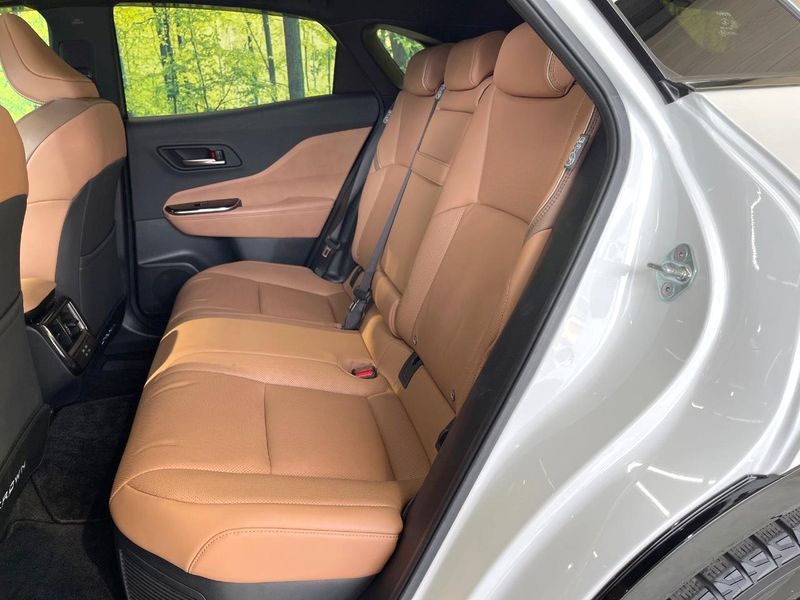 2024 Toyota Crown Sports 6AA-AZSH36W (UW-6aaf4d7e3f612)[10]