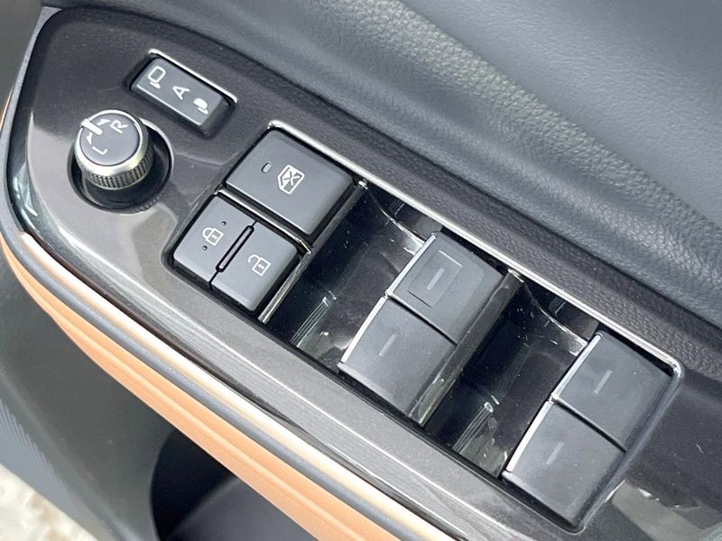 2024 Toyota Crown Sports 6AA-AZSH36W (UW-6aaf4d7e3f612)[13]