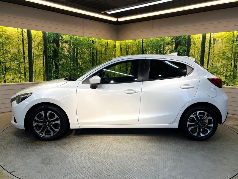 2016 Mazda Demio LDA-DJ5FS (UW-6aaf4ddad77e8)[8]