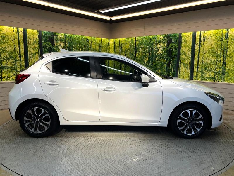 2016 Mazda Demio LDA-DJ5FS (UW-6aaf4ddad77e8)[12]