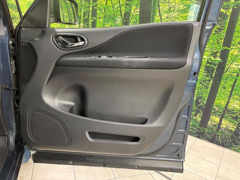 2012 Nissan Serena DBA-FNC26 (UW-6aaf4e00c6f57)[11]
