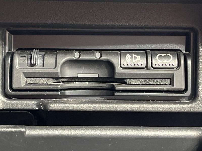 2012 Nissan Serena DBA-FNC26 (UW-6aaf4e00c6f57)[18]