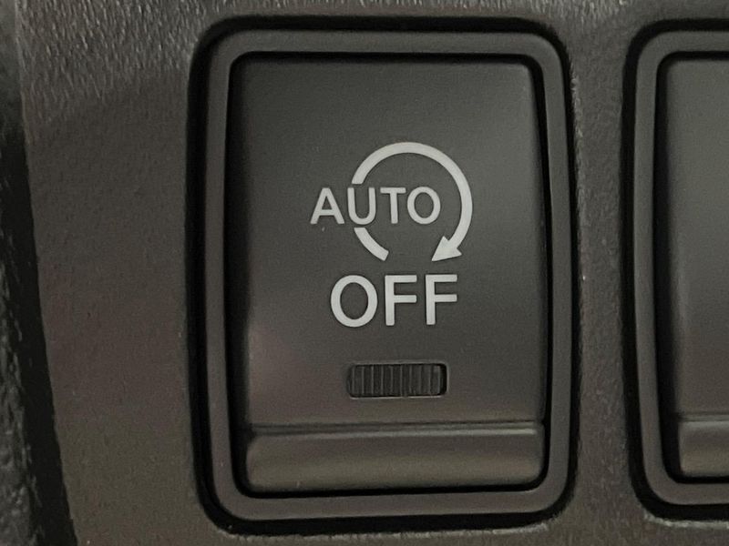 2012 Nissan Serena DBA-FNC26 (UW-6aaf4e00c6f57)[26]