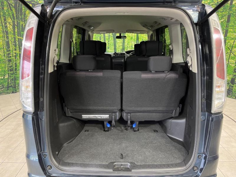 2012 Nissan Serena DBA-FNC26 (UW-6aaf4e00c6f57)[6]
