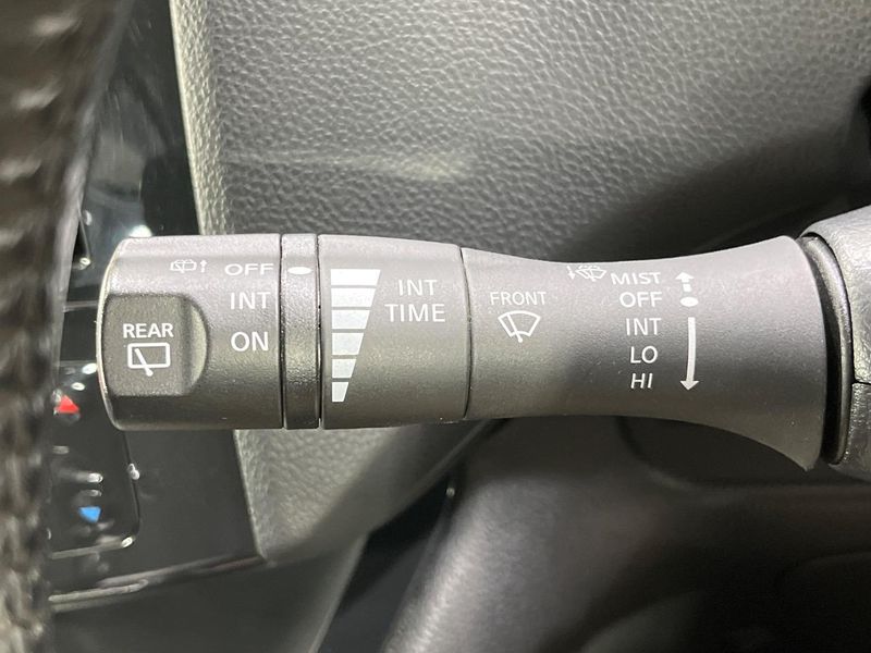 2012 Nissan Serena DBA-FNC26 (UW-6aaf4e00c6f57)[23]