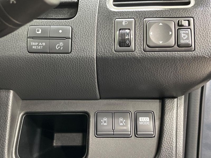 2012 Nissan Serena DBA-FNC26 (UW-6aaf4e00c6f57)[12]