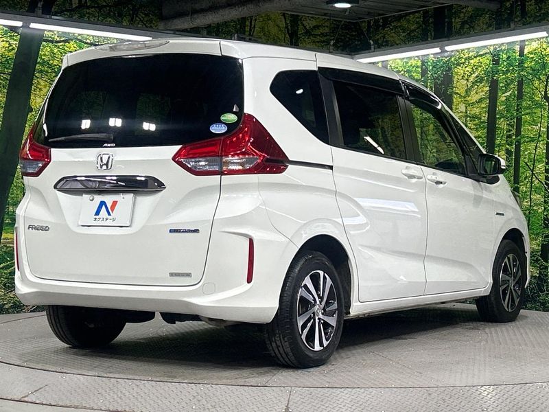 2016 Honda Freed hybrid DAA-GB8 (UW-6aaf4e082838e)[12]
