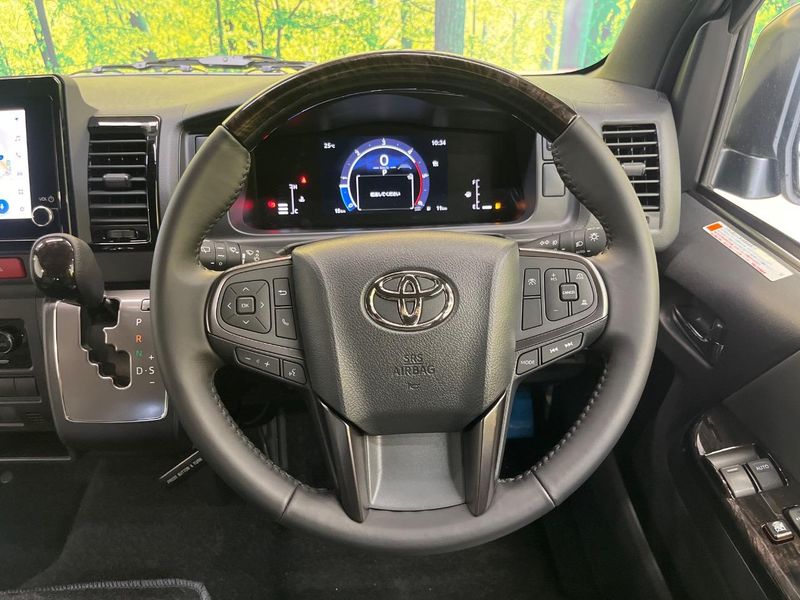 2026 Toyota Hiace Van 3DF-GDH201V (UW-6aaf4e0c7487d)[22]