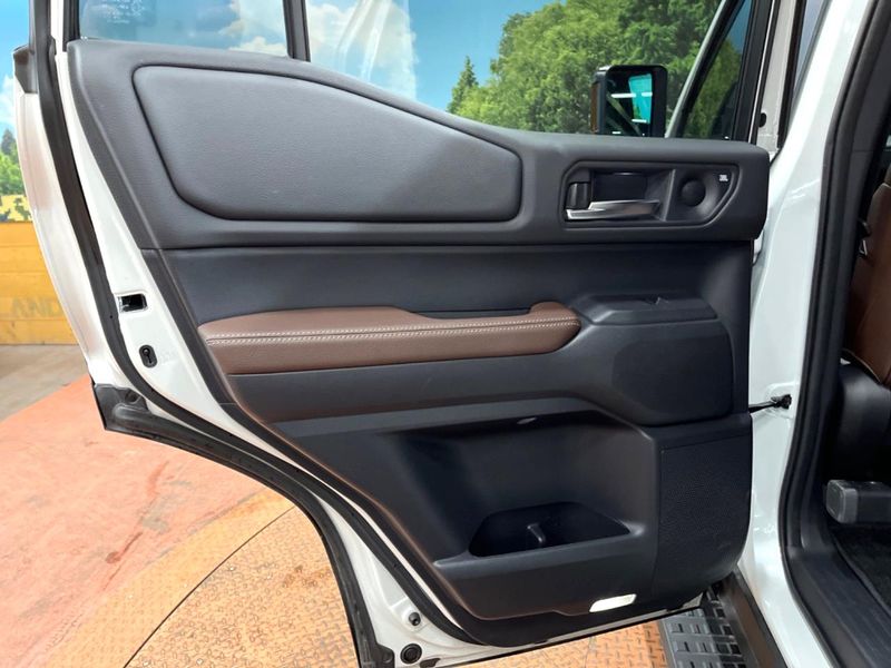 2024 Toyota Land Cruiser 250 3DA-GDJ250W (UW-6aaf4e113829d)[7]