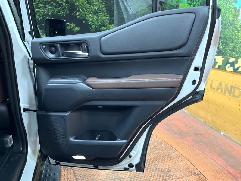 2024 Toyota Land Cruiser 250 3DA-GDJ250W (UW-6aaf4e113829d)[20]