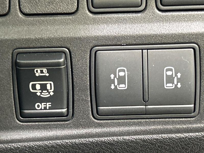 2017 Nissan Serena DAA-GFC27 (UW-6aaf4e1769924)[10]