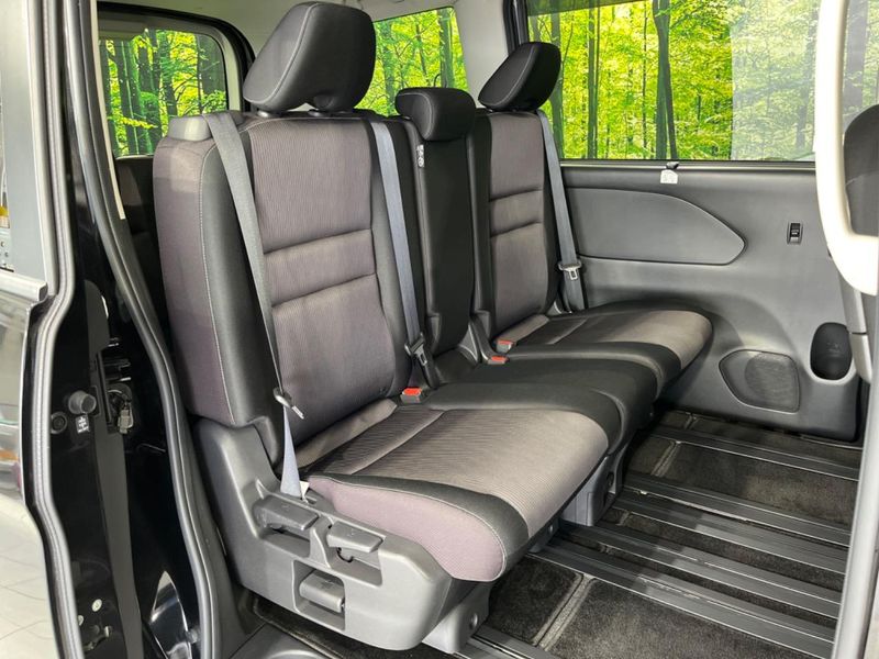 2017 Nissan Serena DAA-GFC27 (UW-6aaf4e18218ea)[11]