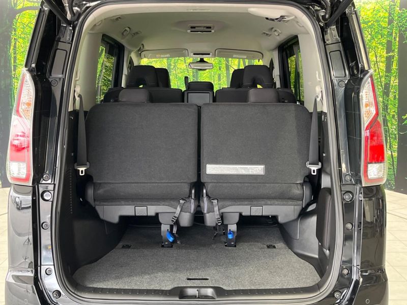 2017 Nissan Serena DAA-GFC27 (UW-6aaf4e18218ea)[24]