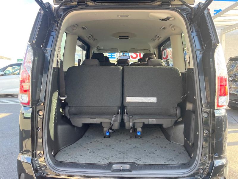2018 Nissan Serena DAA-GFC27 (UW-6aaf4e1bab99c)[18]
