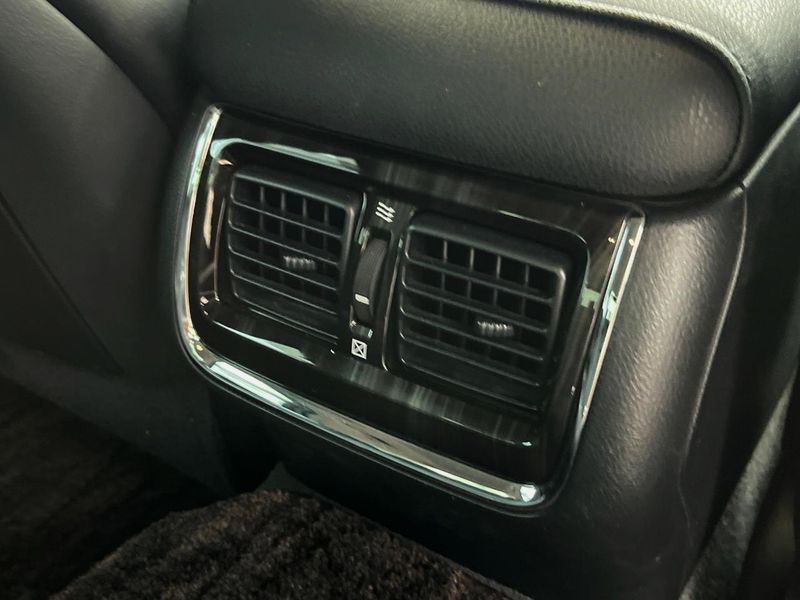 2016 Toyota Crown DBA-GRS214 (UW-6aaf4e3eadb57)[22]