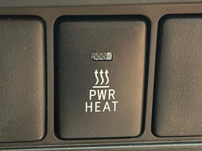 2019 Toyota Hilux QDF-GUN125 (UW-6aaf4e4e605ae)[22]