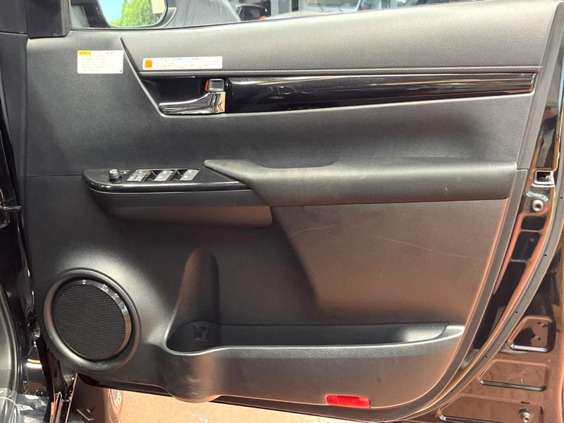 2019 Toyota Hilux QDF-GUN125 (UW-6aaf4e4e605ae)[18]