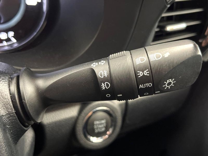 2019 Toyota Hilux QDF-GUN125 (UW-6aaf4e4e605ae)[29]