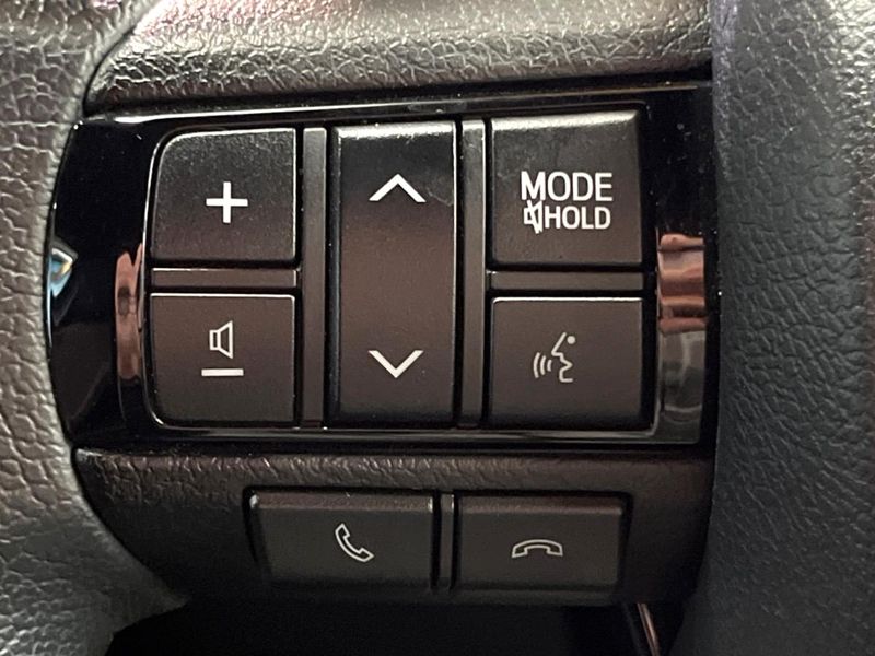 2019 Toyota Hilux QDF-GUN125 (UW-6aaf4e4e605ae)[26]