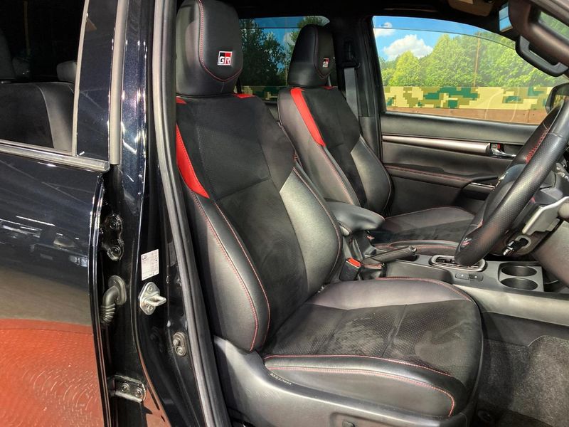 2022 Toyota Hilux 3DF-GUN125 (UW-6aaf4e4f15f6f)[25]