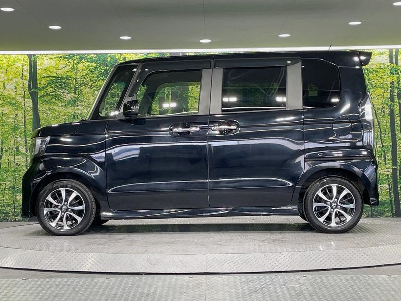 2019 Honda N-BOX CUSTOM DBA-JF3 (UW-6aaf4eb1417be)[19]