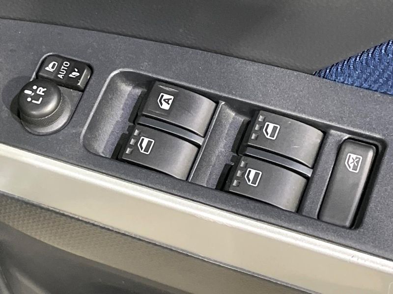 2018 Daihatsu Toll DBA-M910S (UW-6aaf4f862120b)[17]