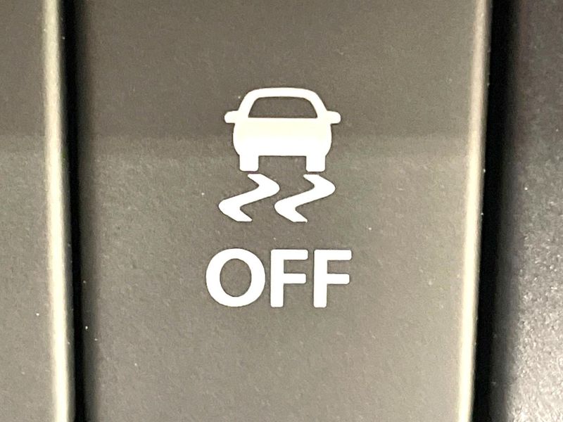 2017 Suzuki Wagon R Stingray DAA-MH55S (UW-6aaf4fa737c45)[13]