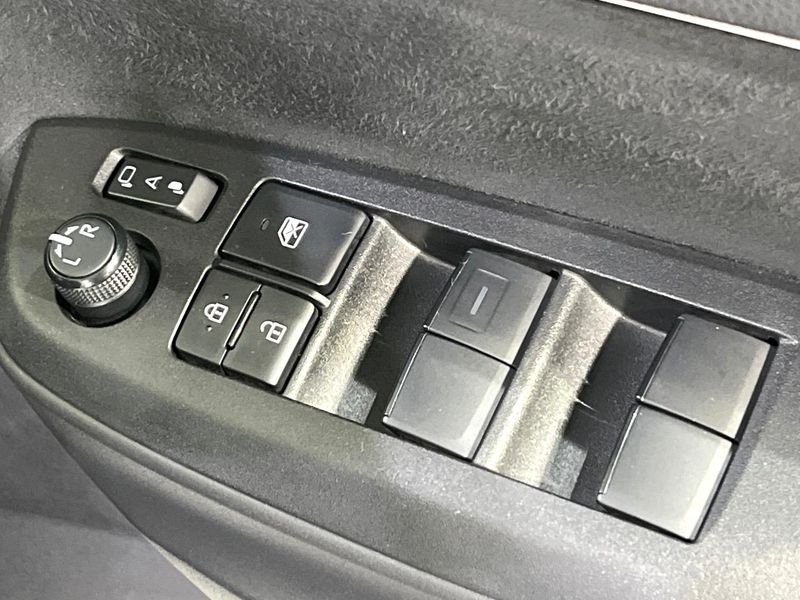 2024 Toyota Yaris 5BA-MXPA15 (UW-6aaf5008138cf)[15]
