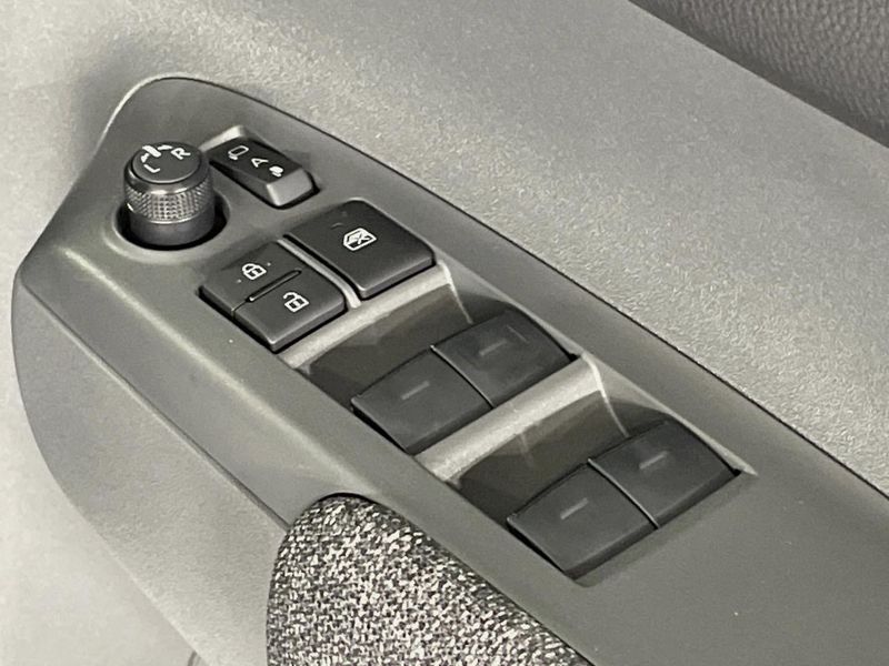 2025 Toyota Sienta 5BA-MXPC10G (UW-6aaf500b6472b)[26]