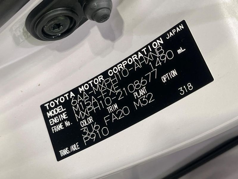 2022 Toyota Yaris 6AA-MXPH10 (UW-6aaf500c15670)[1]
