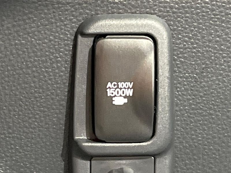 2023 Toyota Yaris 6AA-MXPH10 (UW-6aaf500c263f3)[16]