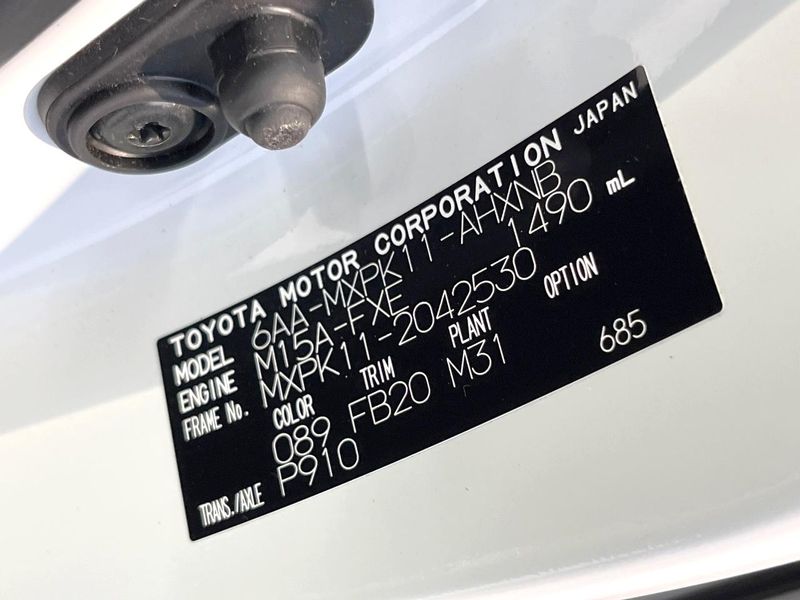 2022 Toyota Aqua 6AA-MXPK11 (UW-6aaf501de854d)[1]