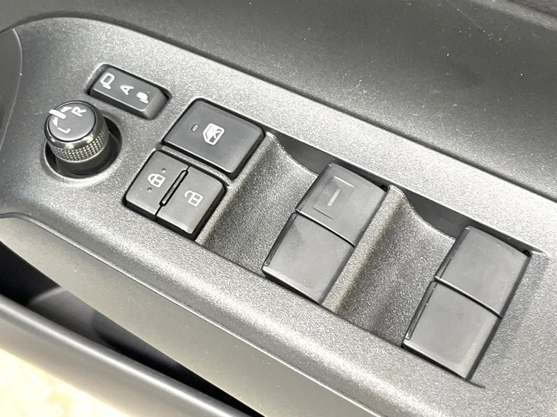 2022 Toyota Aqua 6AA-MXPK11 (UW-6aaf501de854d)[12]