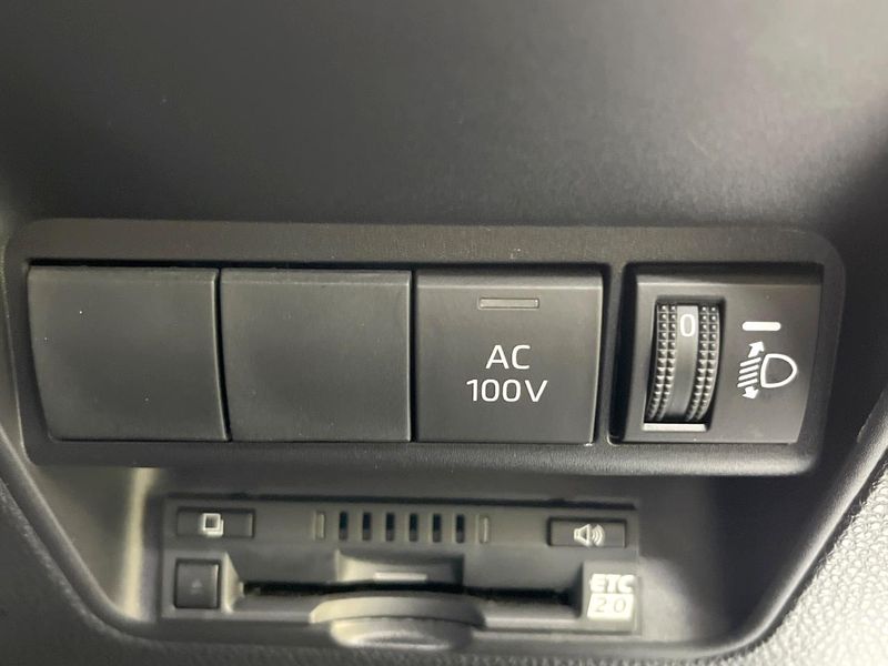 2022 Toyota Aqua 6AA-MXPK11 (UW-6aaf501de854d)[14]