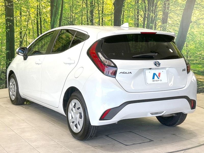 2022 Toyota Aqua 6AA-MXPK11 (UW-6aaf501fa87f4)[8]