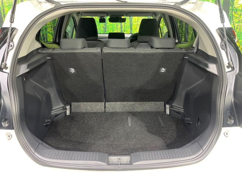 2024 Toyota Aqua 6AA-MXPK11 (UW-6aaf502349695)[13]