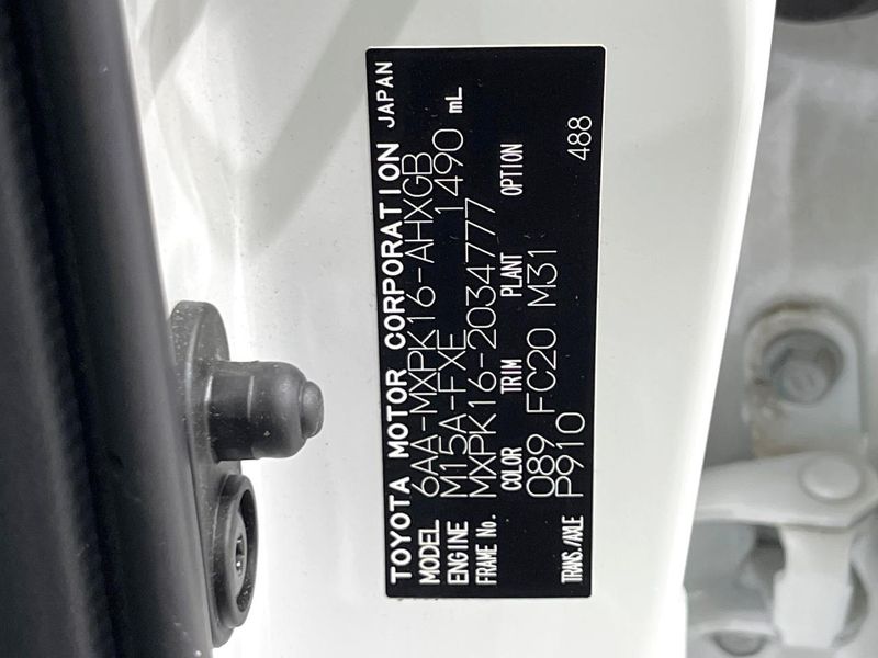2025 Toyota Aqua 6AA-MXPK16 (UW-6aaf50244ce3c)[1]