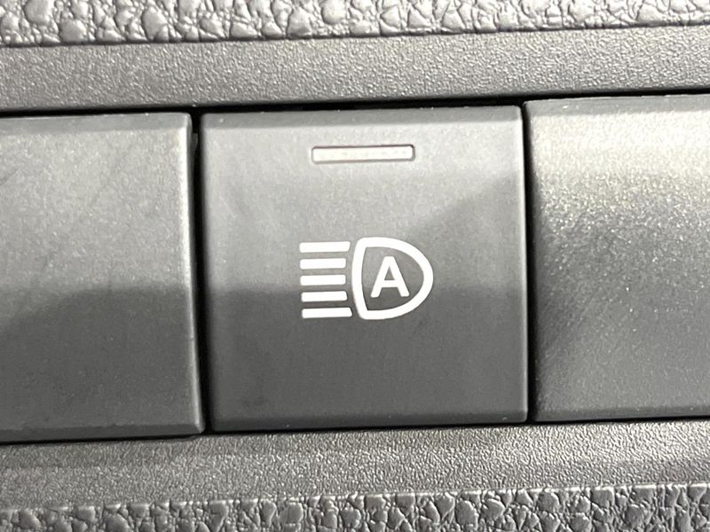 2025 Toyota Aqua 6AA-MXPK16 (UW-6aaf50244ce3c)[15]