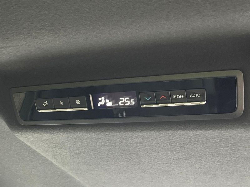 2025 Toyota Noah 6BA-MZRA90W (UW-6aaf50530e59e)[29]