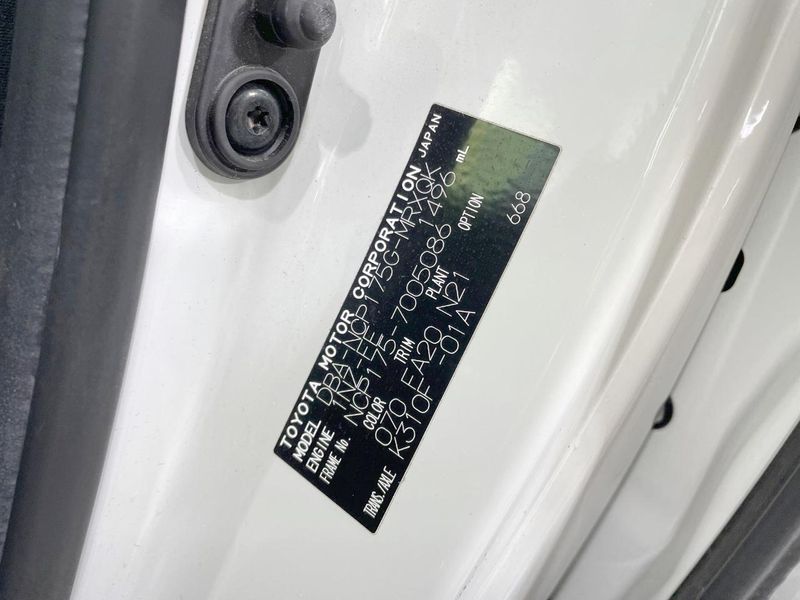 2016 Toyota Sienta DBA-NCP175G (UW-6aaf5055f33a4)[1]